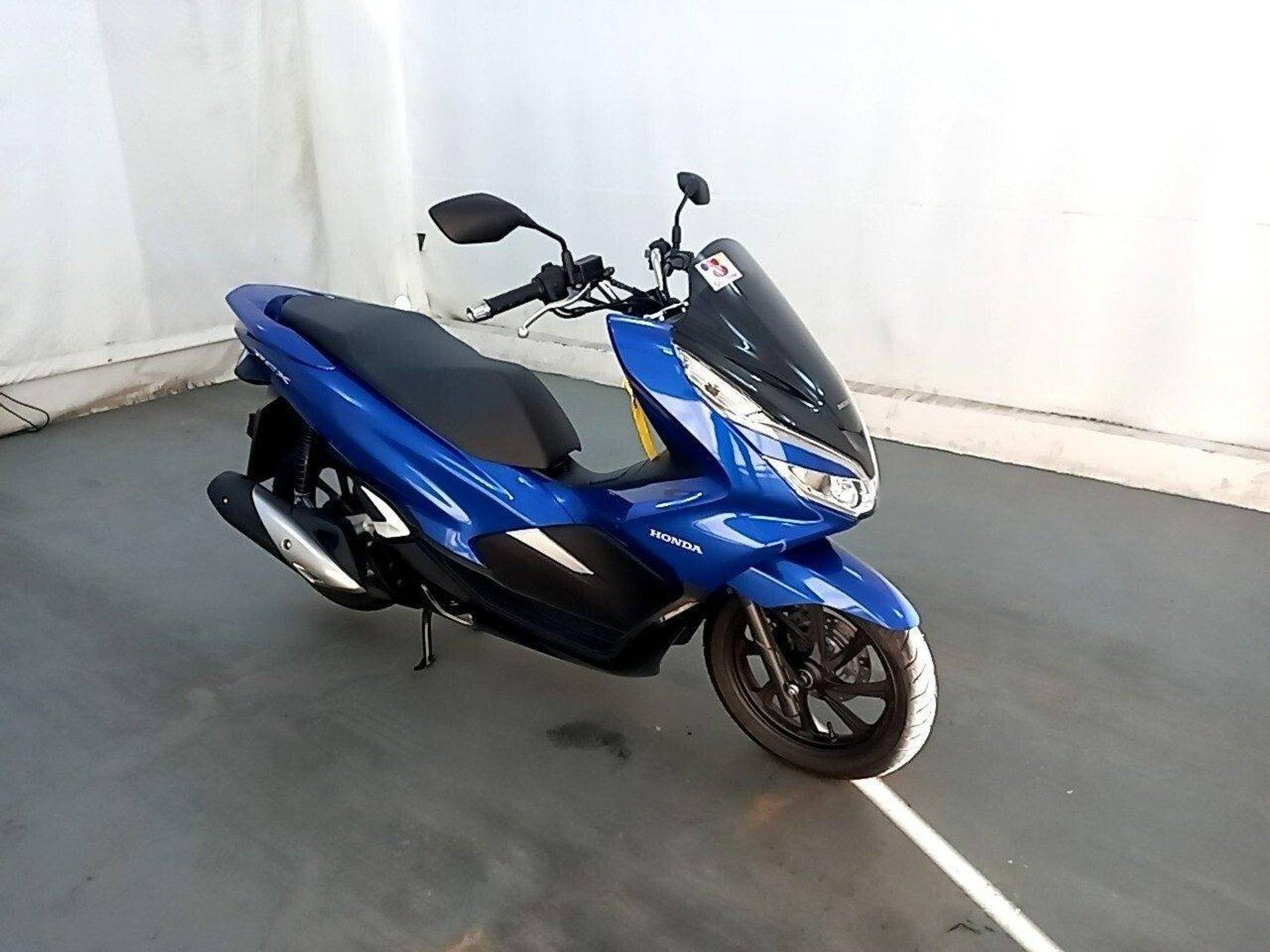 HONDA PCX DLX 2022